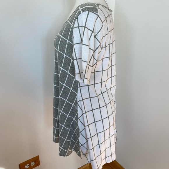 LulaRoe Top Bundle - Picture 7 of 13